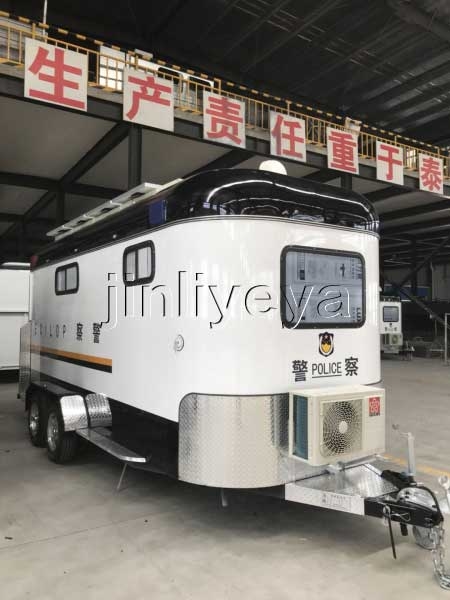 宿營(yíng)車